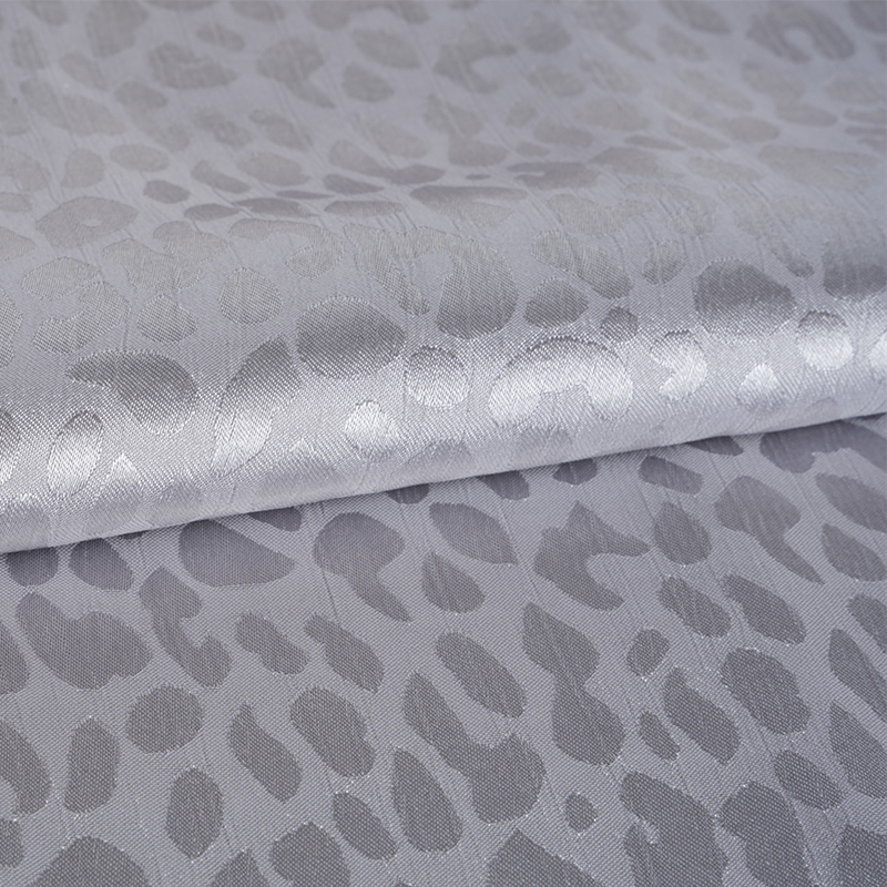 Jacquard con stampa leopardata in crepe satinato 75D