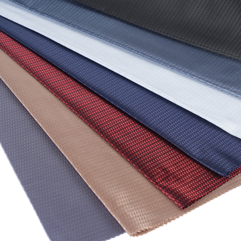 Piccolo jacquard con volo a freccia anteriore e posteriore in poliestere