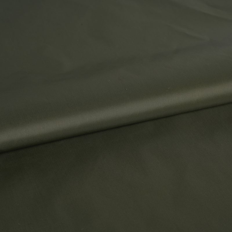 Filatura in nylon opaco 400T tinto con tessuto impermeabilizzante