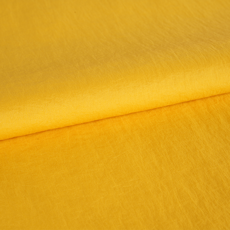 Tessuto per tintura in filatura in nylon semiopaco a bassa elasticità 400T