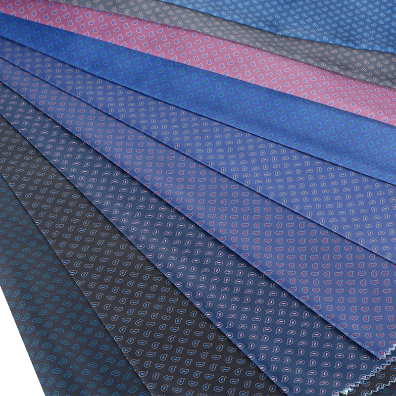 Tessuto con stampa di piccoli anacardi in seta Schmidt