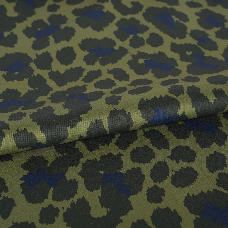 Tessuto con stampa leopardata di grandi dimensioni in pongee ad alta elasticità 230T