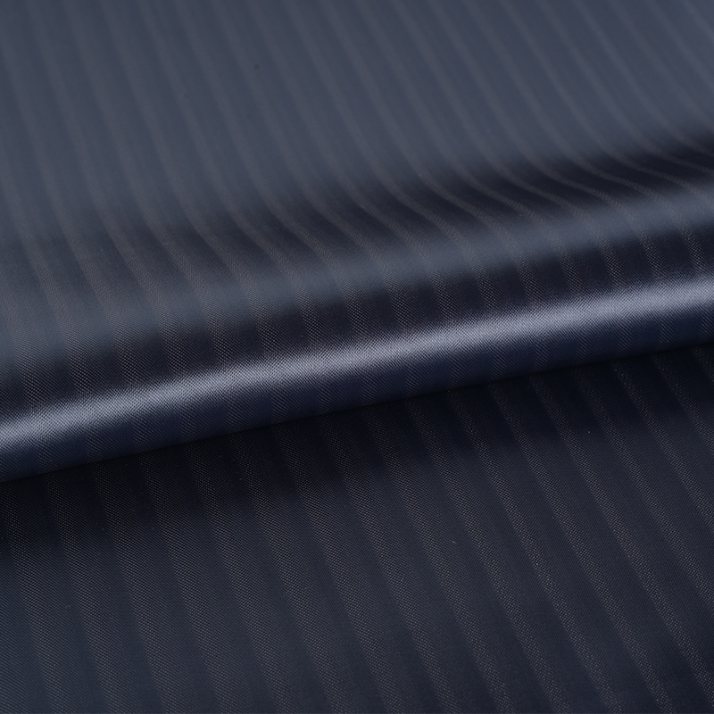 Tessuto a righe nascoste in raso PV